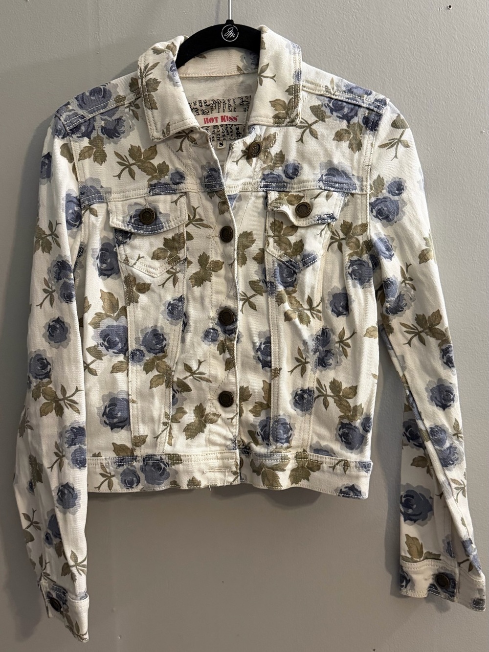 Hot Kiss off White cropped Denim Jacket with Blue Rose Print